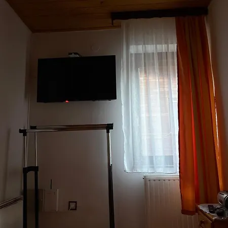 Staza アパート ヤホリナ